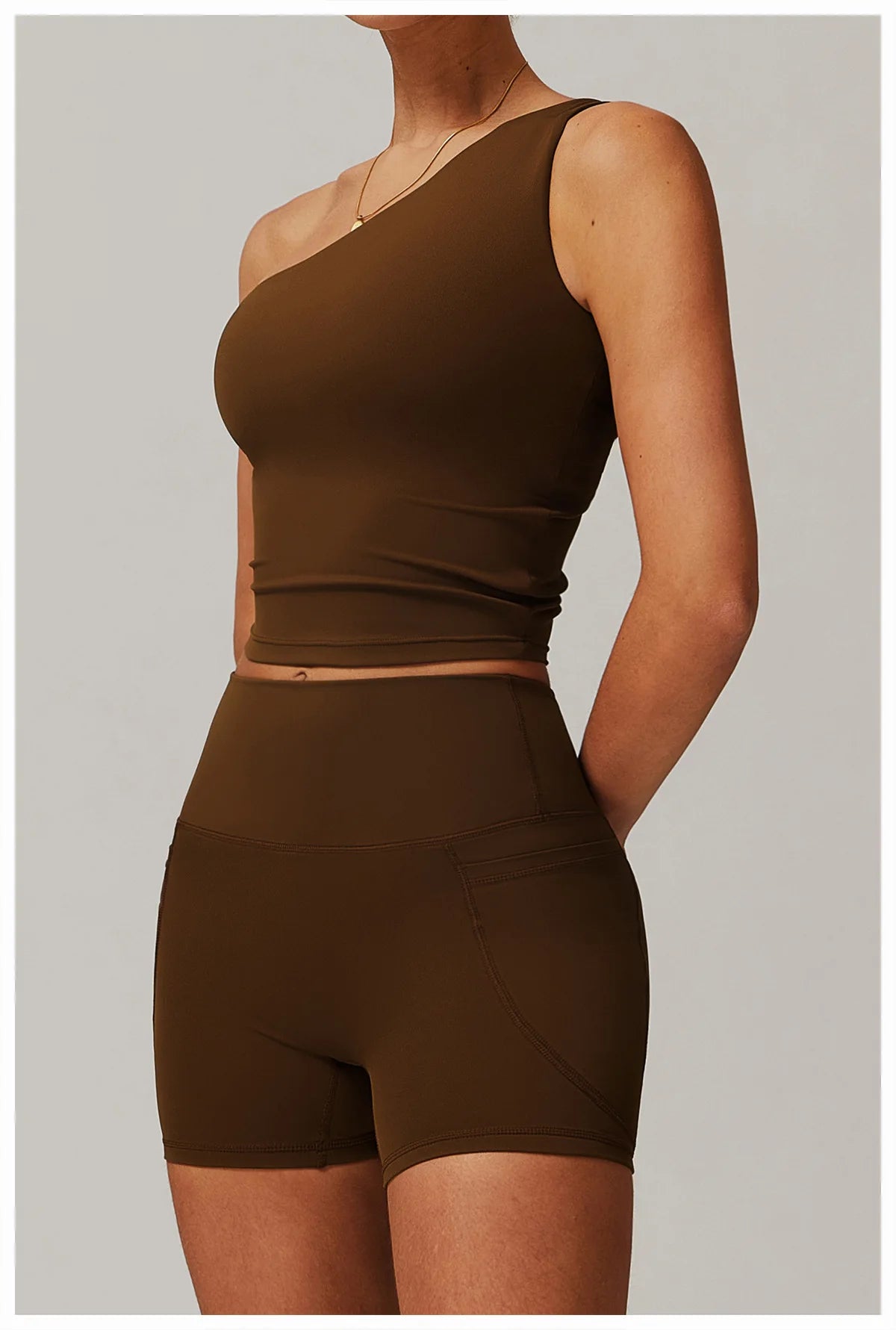 ENNZOO Asymmetric Sports Top