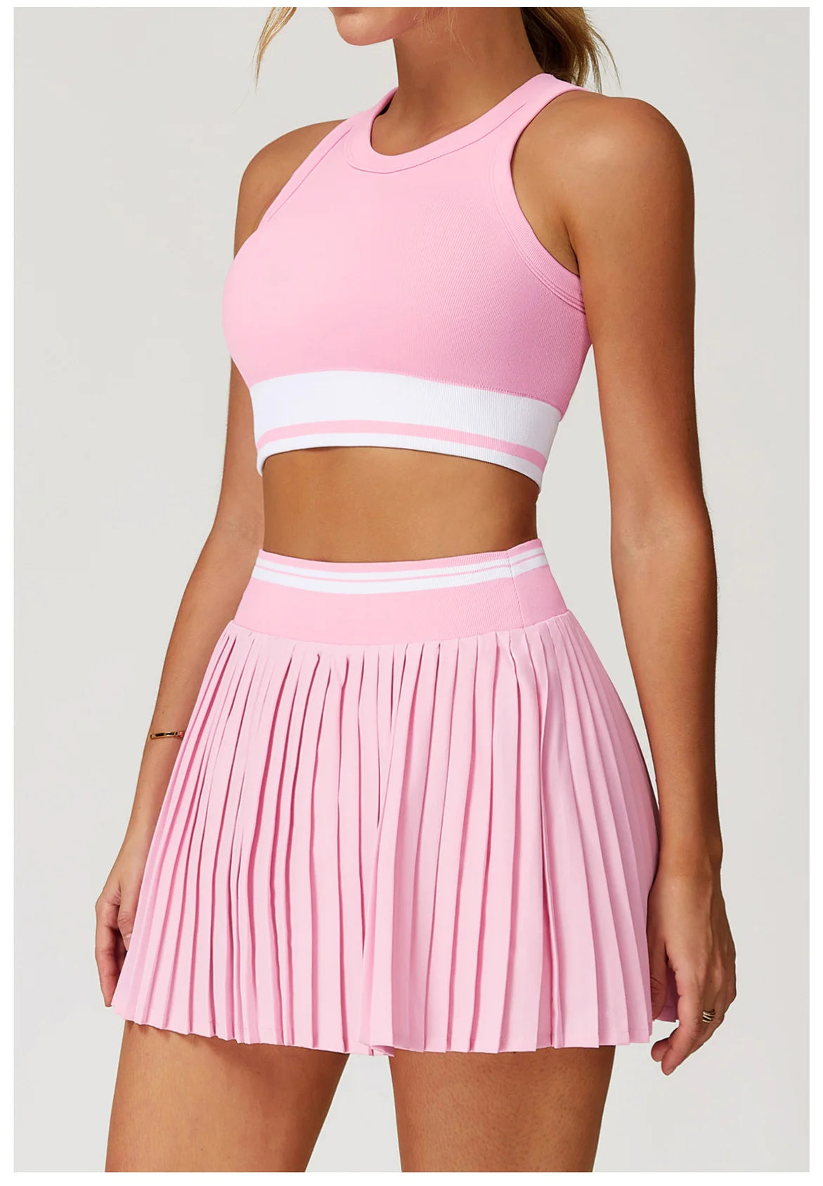ENNZOO Color-Block Crop Top