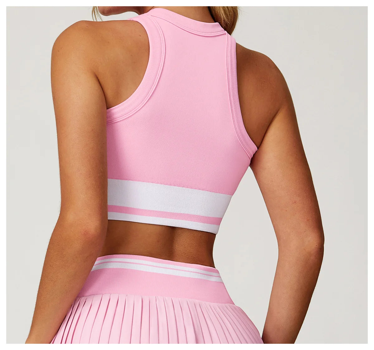 ENNZOO Color-Block Crop Top