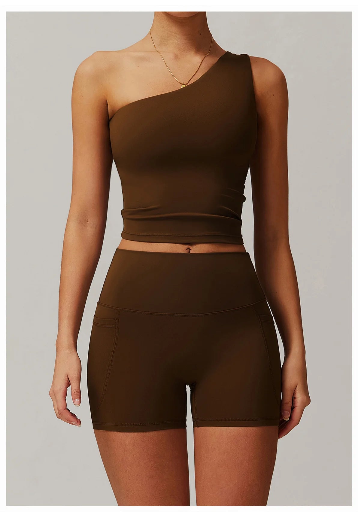 ENNZOO Asymmetric Sports Top