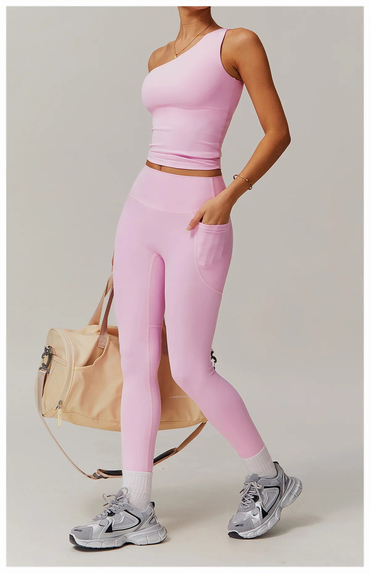 ENNZOO Asymmetric Sports Top