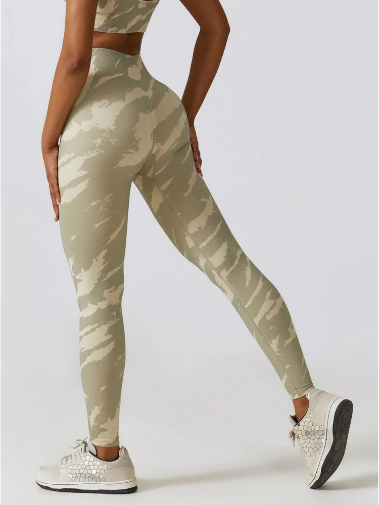 Zoorie Camo Seamless Scrunch Leggings