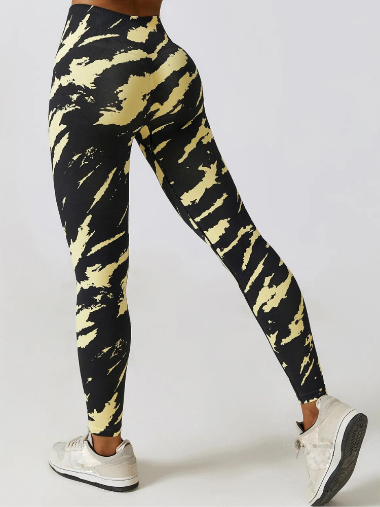Zoorie Camo Seamless Scrunch Leggings