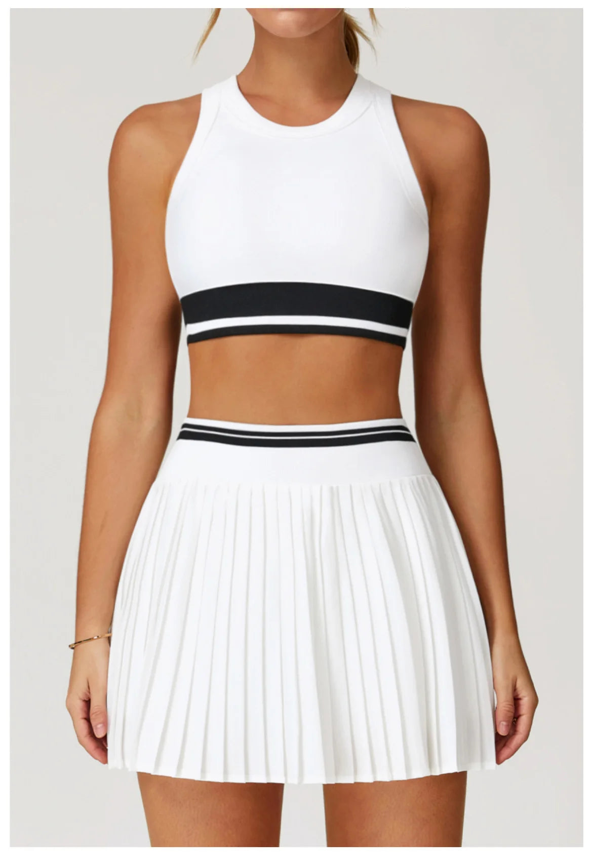 ENNZOO Color-Block Crop Top