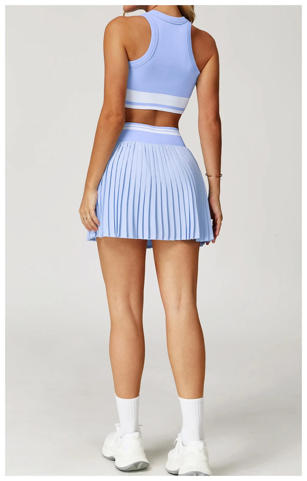 ENNZOO Color-Block Crop Top