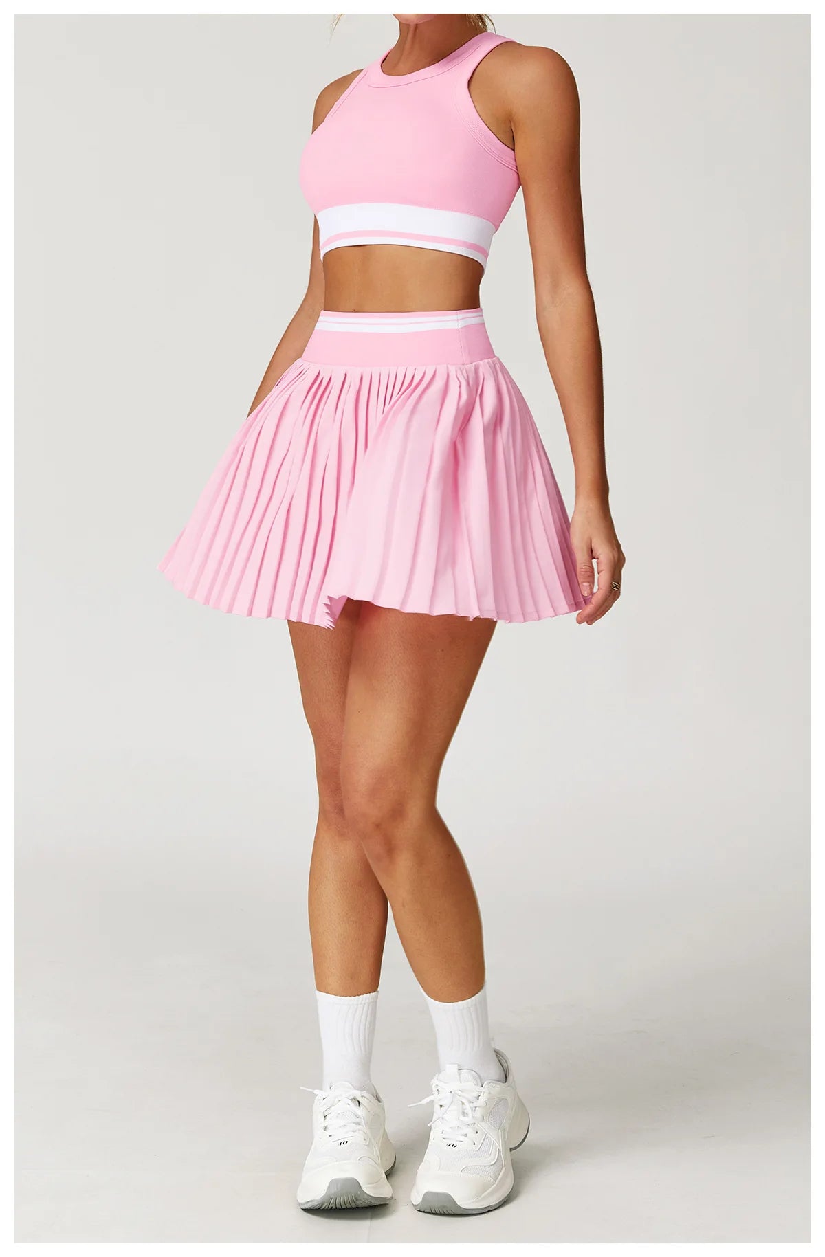 ENNZOO Color-Block Crop Top