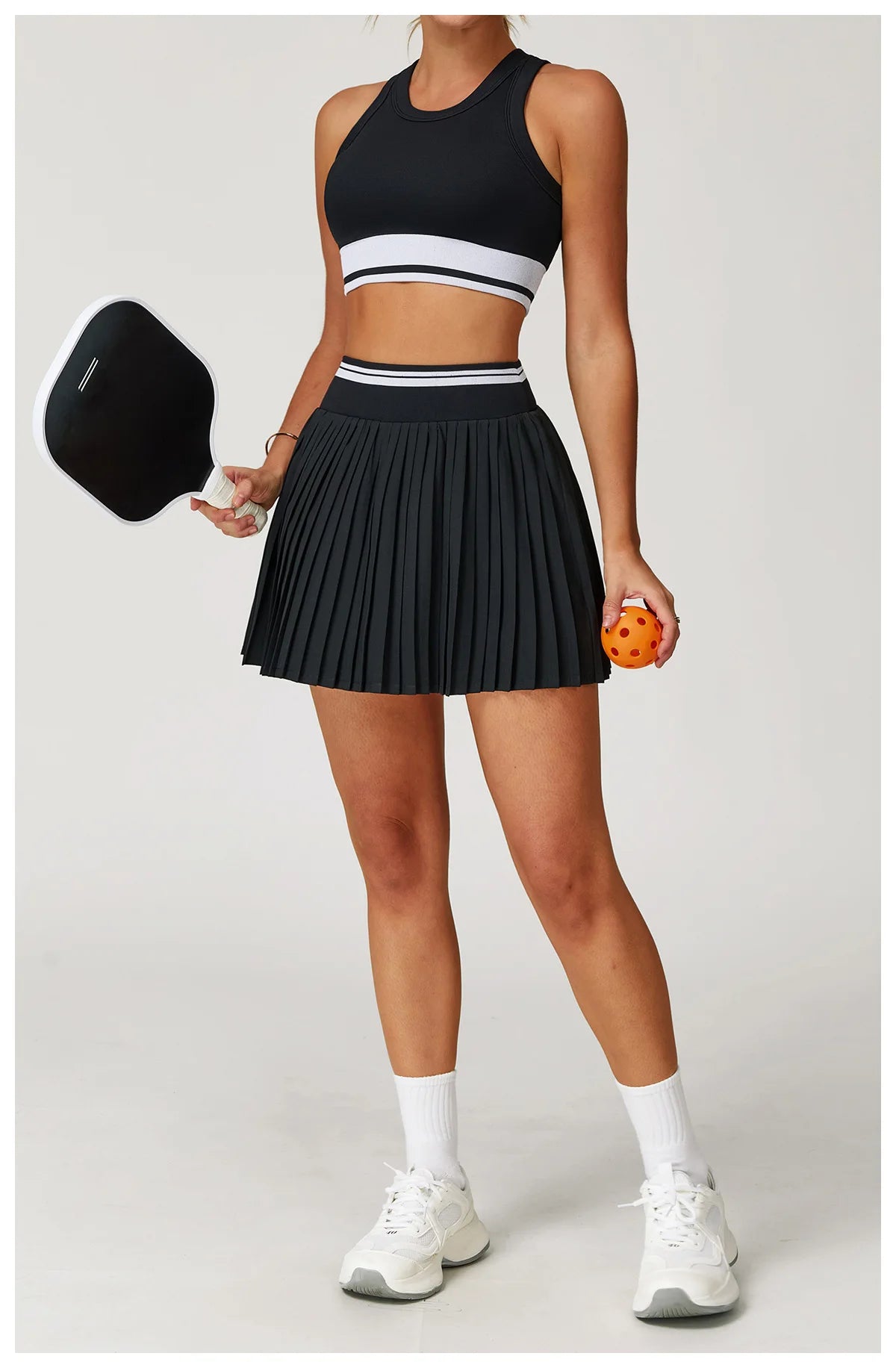 ENNZOO Color-Block Crop Top