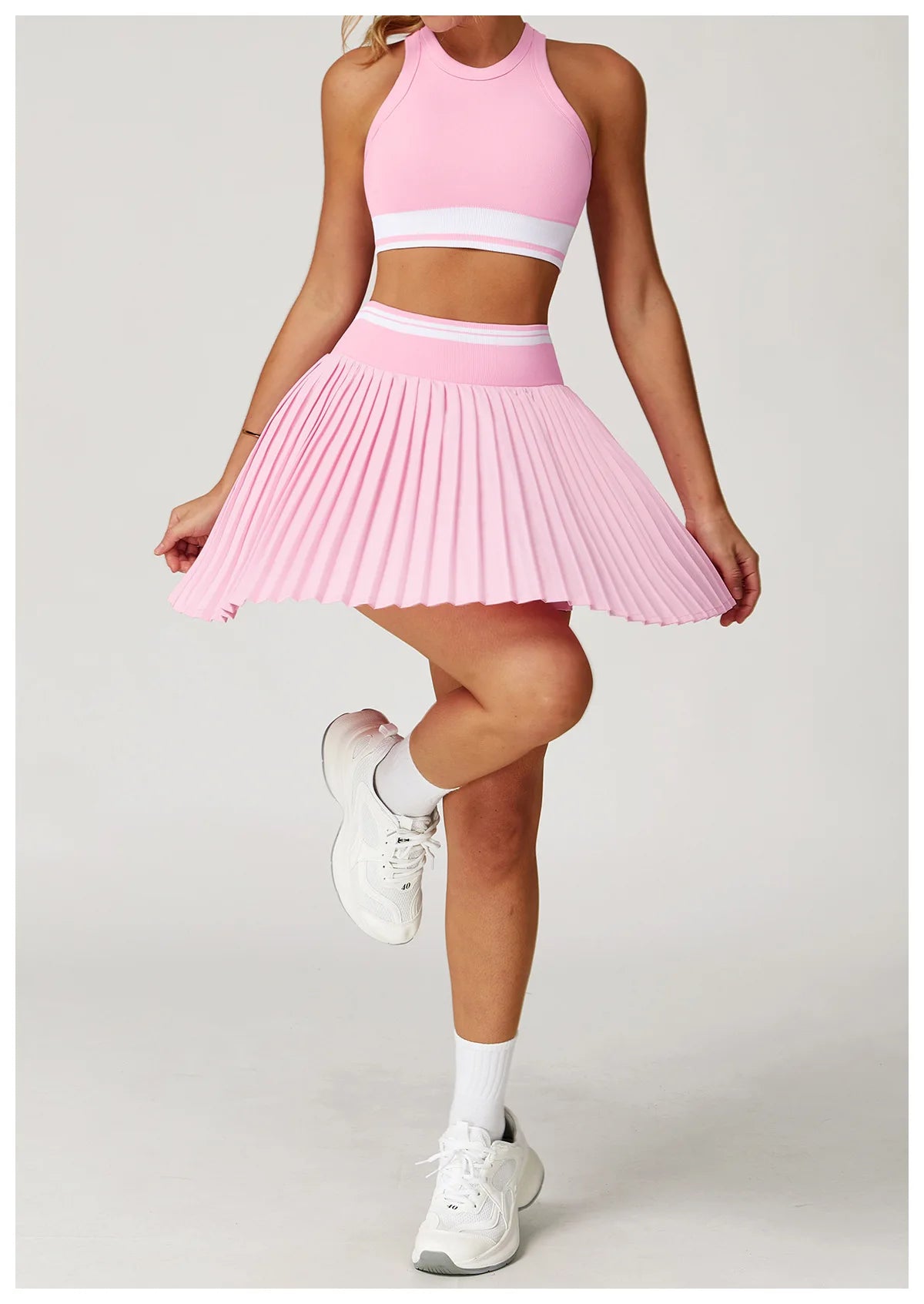 ENNZOO Color-Block Crop Top