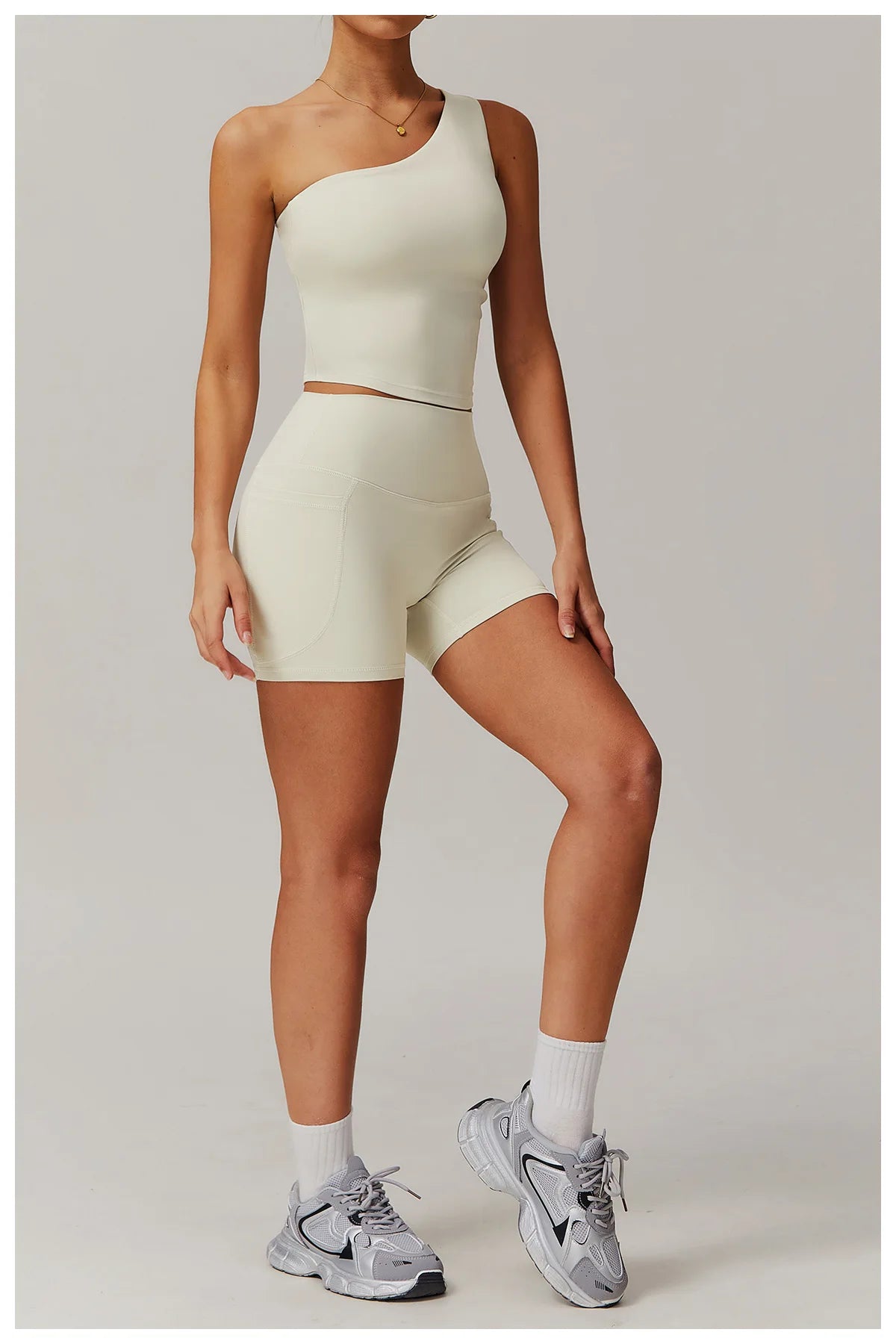 ENNZOO Asymmetric Sports Top