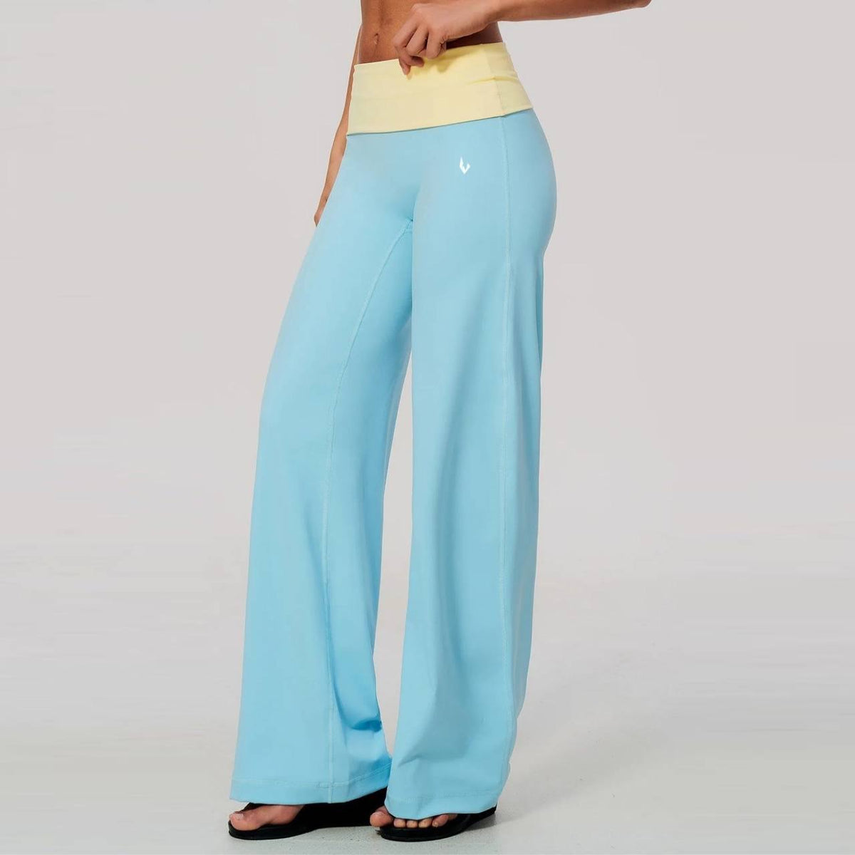 ENNZOO Flared Motion Leggings