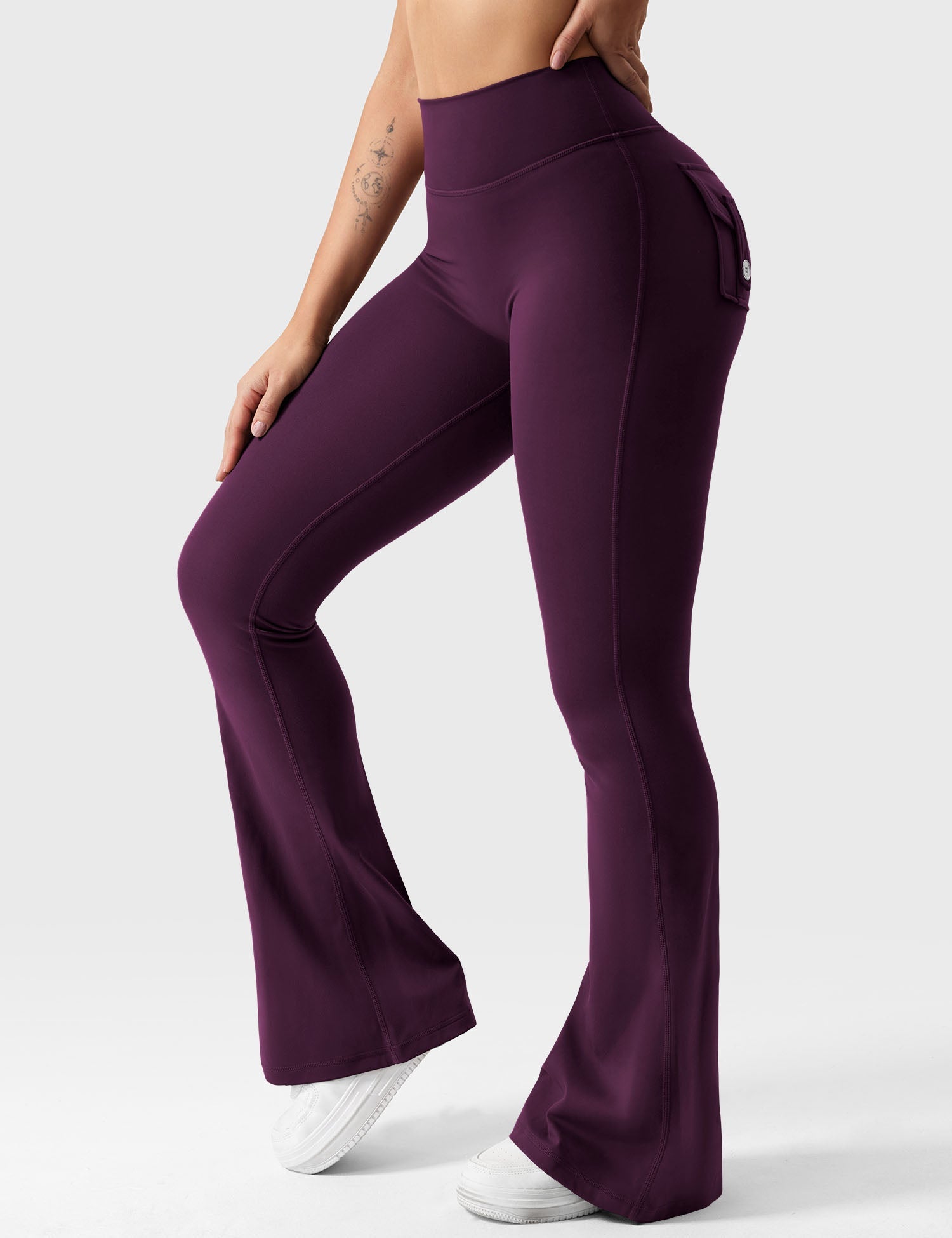 Yeoreo Brittany Flared Leggings with Pockets