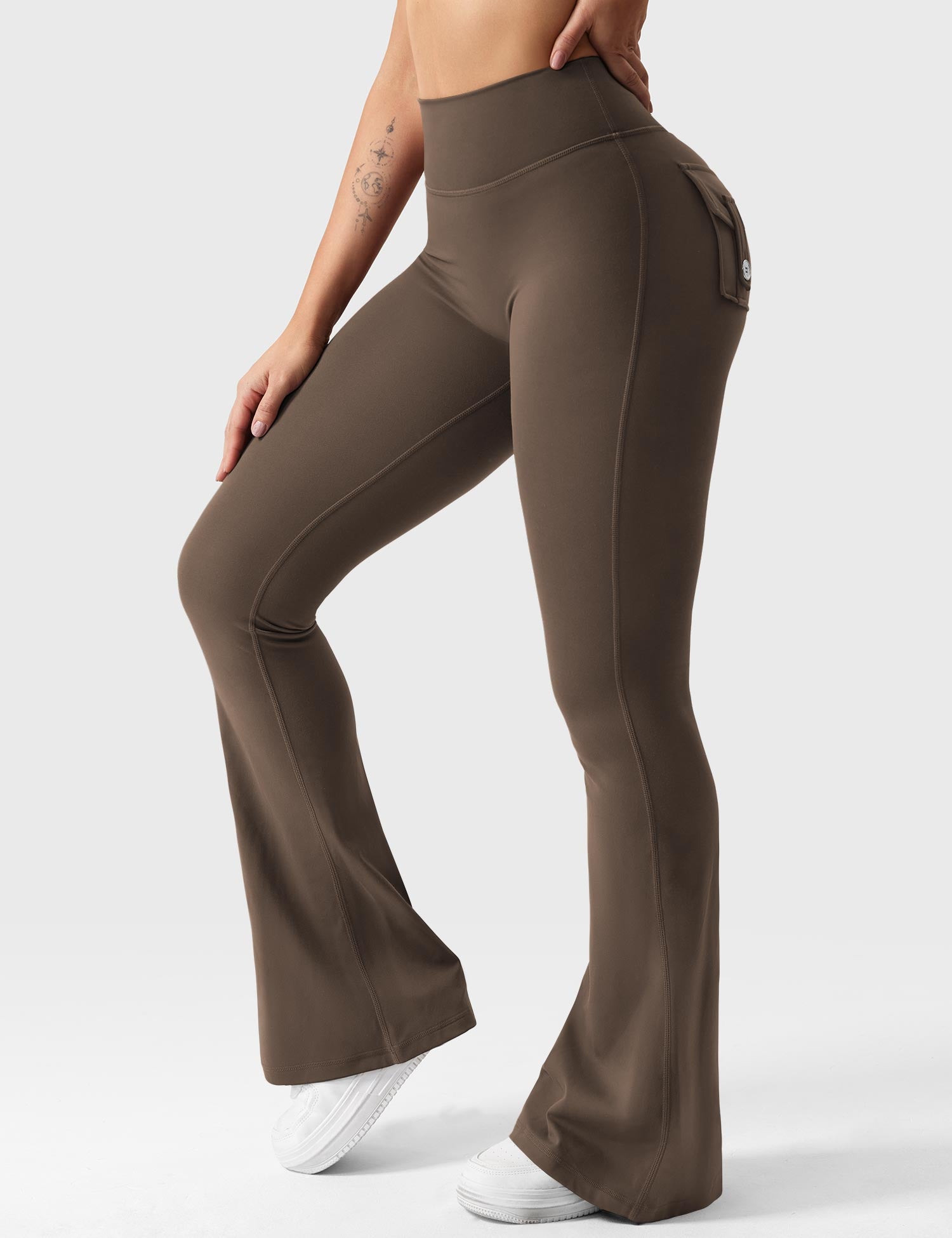 Yeoreo Brittany Flared Leggings with Pockets