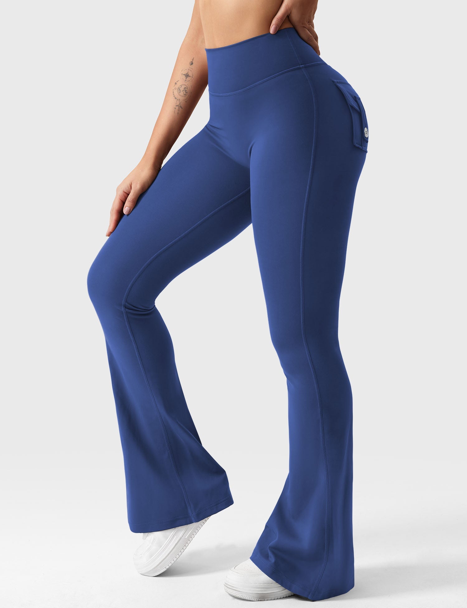Yeoreo Brittany Flared Leggings with Pockets