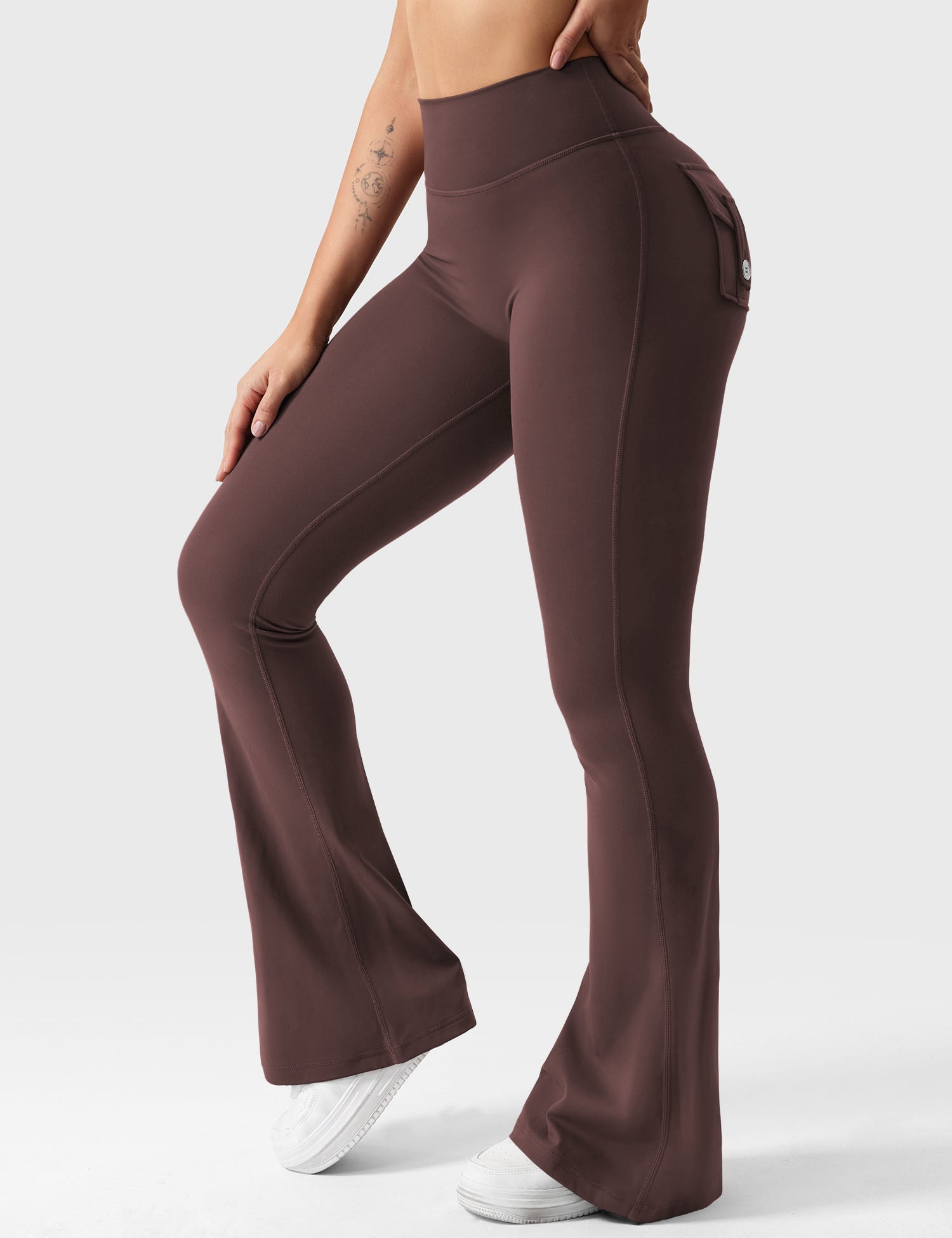 Yeoreo Brittany Flared Leggings with Pockets