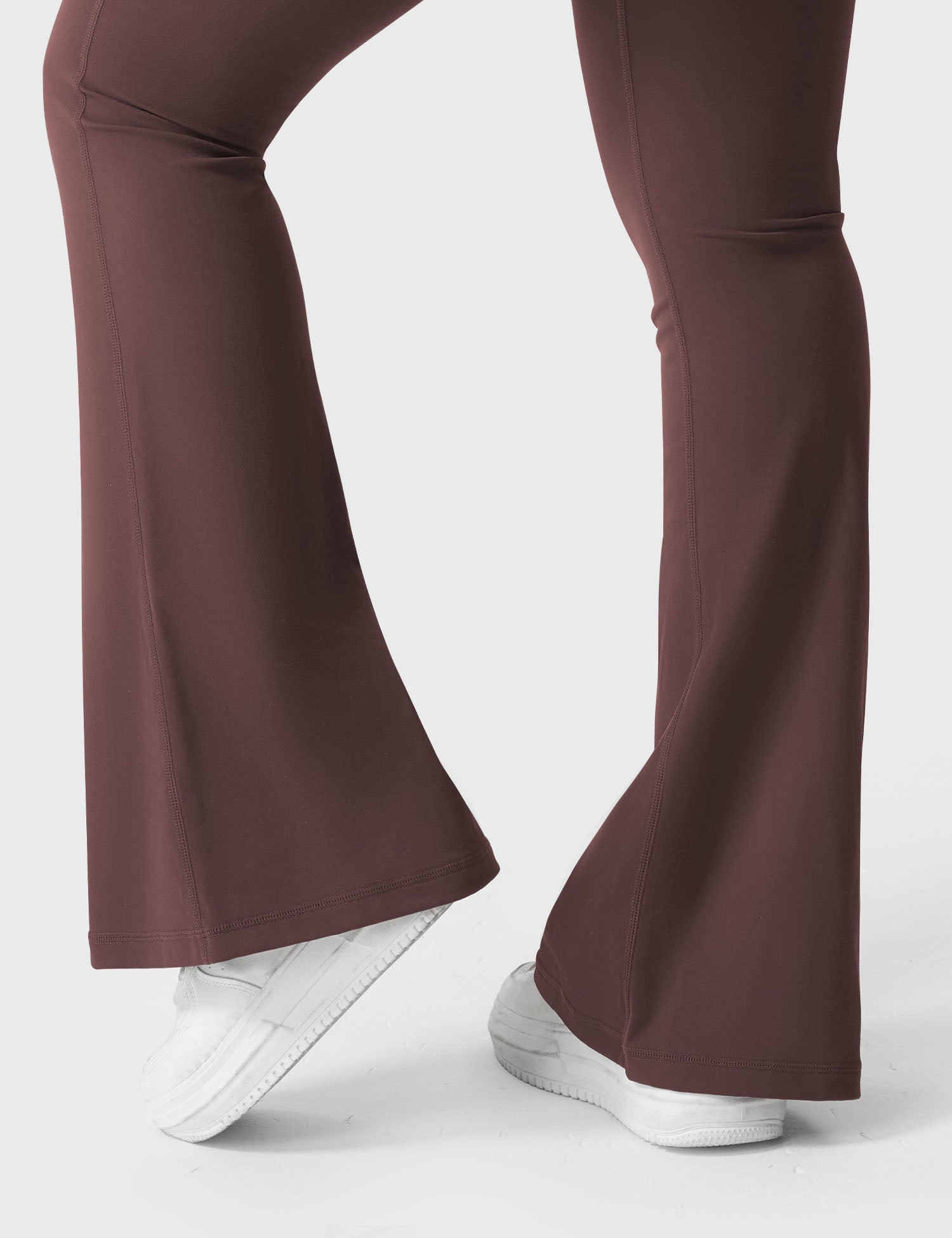 Yeoreo Brittany Flared Leggings with Pockets