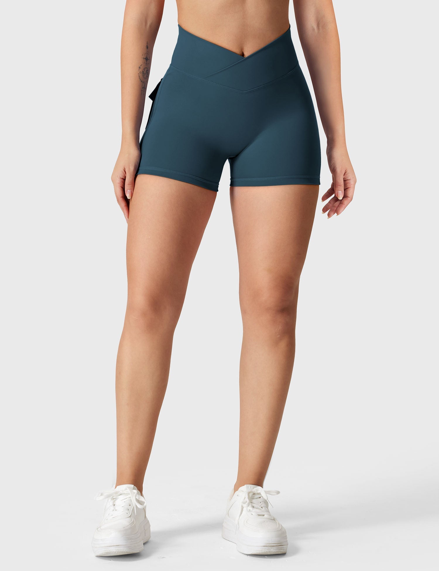 Yeoreo V-waistband Charm Shorts