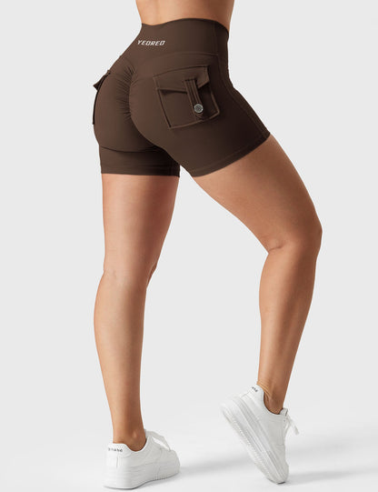 Yeoreo V-waistband Charm Shorts